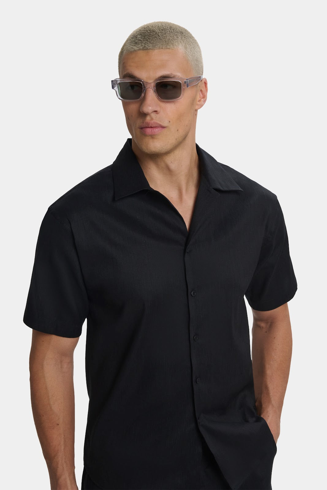 THE LINEN SHORT SLEEVE SHIRT