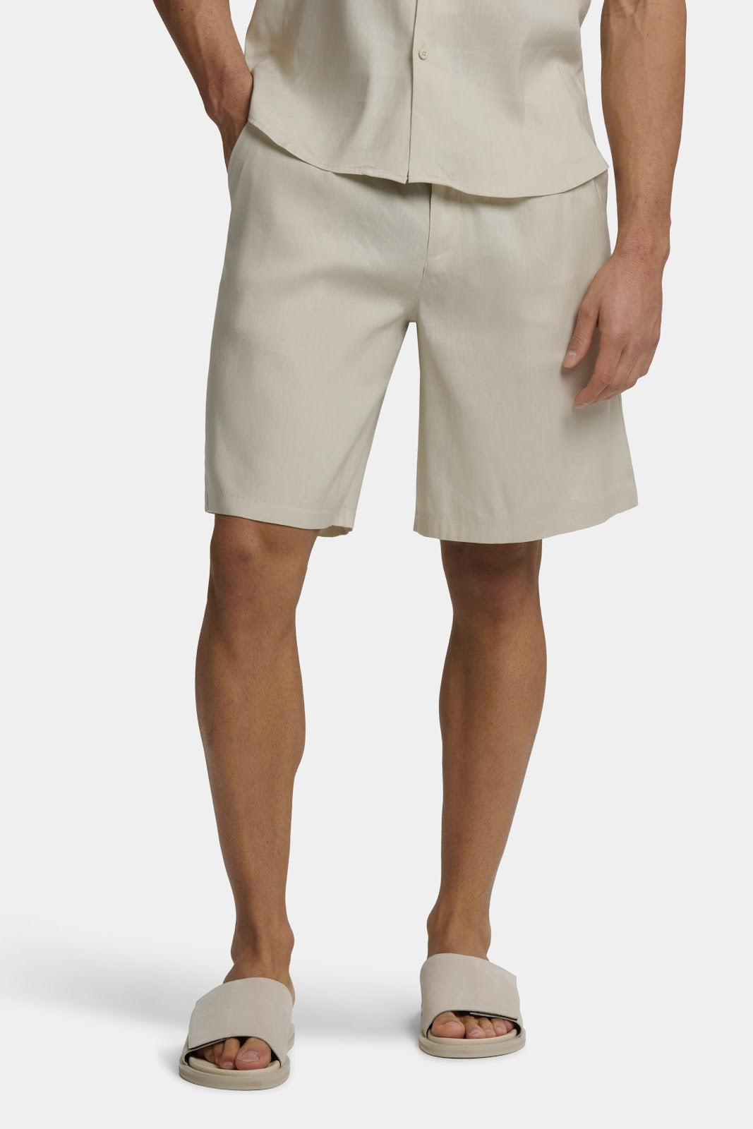 THE LINEN SET