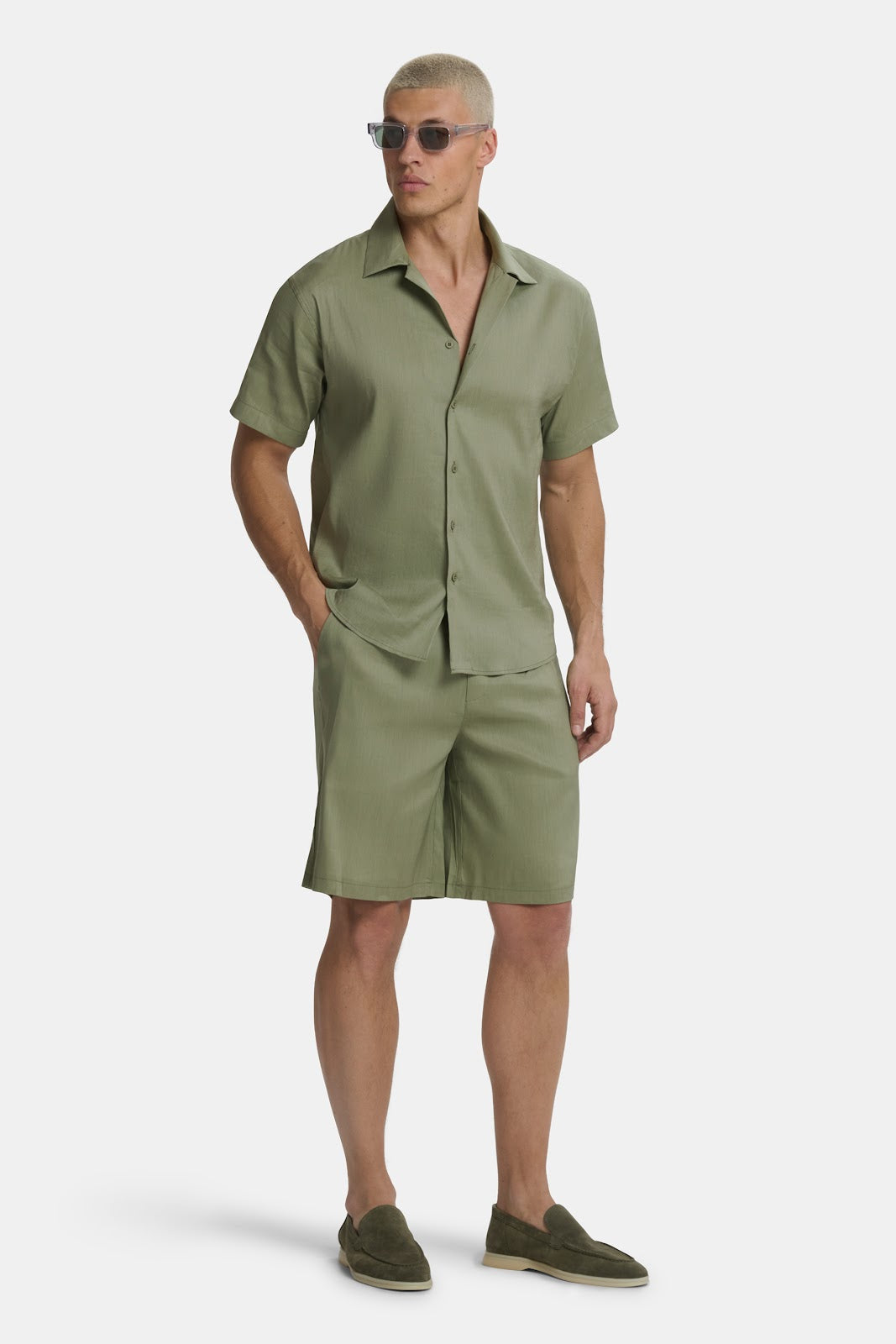 THE LINEN SHORT SLEEVE SHIRT